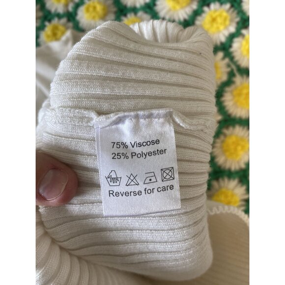 ⭐ 3/$15 Belldini Medium Cream Knit Ribbed Rhinestone Zipper Sweater - Picture 7 of 7